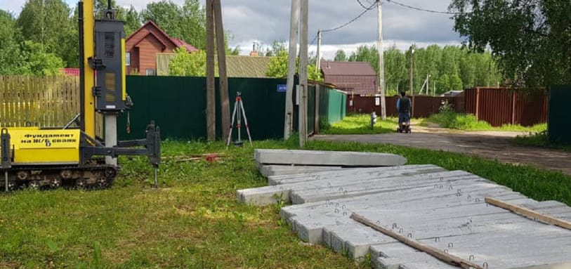 Фундамент на забивных ЖБ сваях